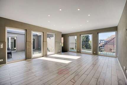 Wohnung zum Kaufen in Düsseldorf 1.350.000,00 € 210 m²
