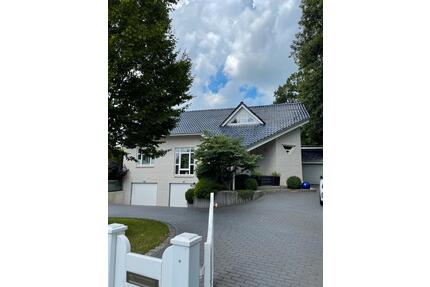 Haus zu verkaufen in Oyten - 650.000,00&nbsp;EUR Kaufpreis, ca.&nbsp; 250,00&nbsp;m&sup2; in Oyten (PLZ: 28876)