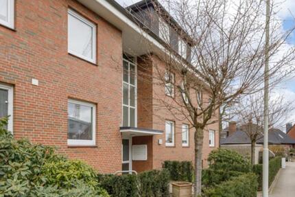 Stilvoll modernisierte 2-Zimmer-Wohnung mit Loggia, neuer Küche - Schenefeld