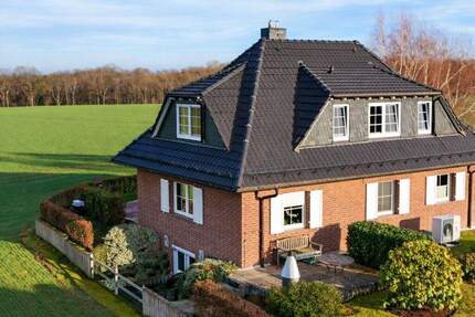 Mehrgenerationenwohnen ideal! Zweifamilienhaus mit Einliegerwohnung und großem Grundstück! - Klipphausen Bockwen