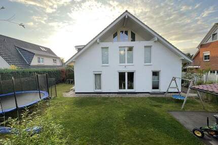 Moderne Doppelhaushälfte mit Vollkeller - Escheburg