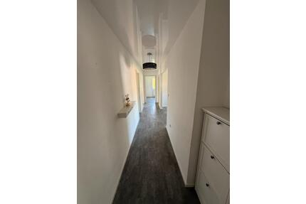 3 Zimmer Wohnung Ohne Makler - 209.000,00&nbsp;EUR Kaufpreis, ca.&nbsp; 82,00&nbsp;m&sup2; in Geesthacht (PLZ: 21502)