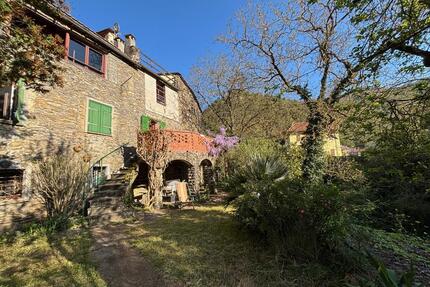 Charmantes, großzügiges Haus mit Garten in Ligurien - Winnweiler