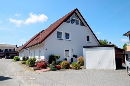 Gemütliche + renovierte Maisonette-Wohnung EBK, vielseitig nutzbarer Spitzboden Garage + Stellplatz - Syke / Steimke