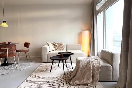 Sanierte 1,5-Zimmer Wohnung im 6. OG mit Balkon in Hamburg-Osdorf