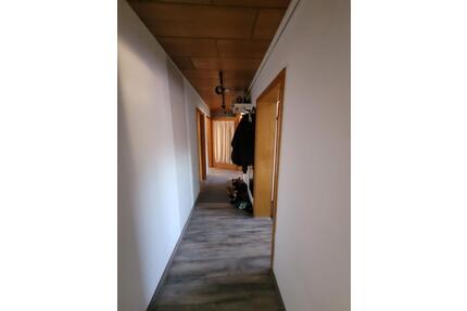 Sehr zentrale 2,5 ZKB lichtdurchflutete Wohnung in Steffenberg