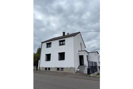 Freistehendes, kernsaniertes Einfamilienhaus in ruhiger Lage - Quierschied