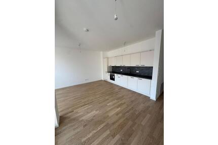 Direkt am Wasser ¬| Neubau + Erstbezug | ~67qm 2 Zi. | Loggia, Fahrstuhl, Einbauküche, Stellplatz - Berlin Spandau