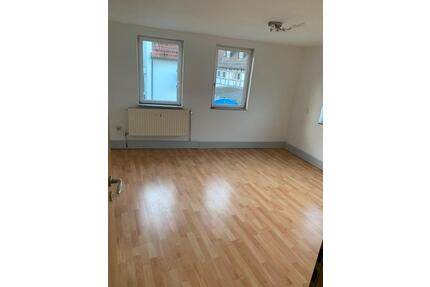 6 Zimmer zu vermieten - 1.450,00&nbsp;EUR Kaltmiete, ca.&nbsp; 110,00&nbsp;m&sup2; in Pleidelsheim (PLZ: 74385)
