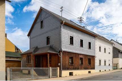 Haus zum Kaufen in Weisel 165.000,00 € 101 m²