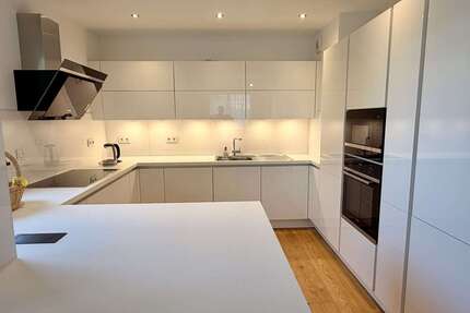 Wohnung zum Mieten in Düsseldorf-Oberkassel 3.518,00 € 130.3 m²