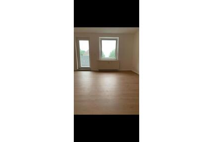 Schöne 3 Zimmerwohnung mit Küche und Balkon - Ribnitz-Damgarten
