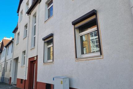 Gepflegte 3-Raum-Wohnung im Dachgeschoss mit Balkon und charmanten Holzbalken - Halberstadt