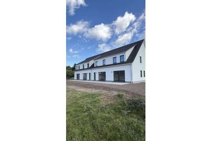 Haus zum Mieten in Niendorf 1.950,00 € 123 m²