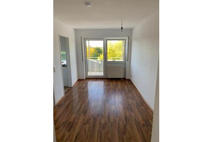 3,5 Zi.-Wohnung mit EBK, 2 Balkonen & Tiefgarage im Zochental - Ellwangen (Jagst)
