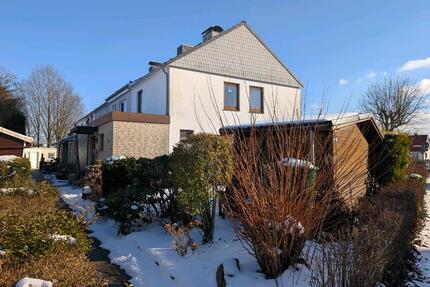 Reihenendhaus in Pinneberg-Nord in zentraler Lage von Privat