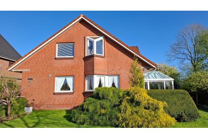 Voll unterkellertes Einfamilienhaus mit Wintergarten und Solar - Bönningstedt