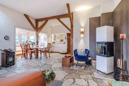 Qualität, Komfort, Klasse & Fernblick: EFH mit Gästehaus, Apartment, Traumgarten und Doppelgarage - Neu-Anspach