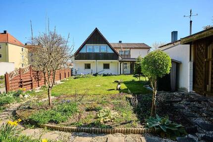Straubing zentral & im Grünen: Einfamilienhaus mit Garten, neuer Heizung & Gestaltungsspielraum