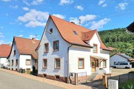 Traumhaus für 2-5 Personen, Garten, Garagen & Nebengebäude - Wilgartswiesen