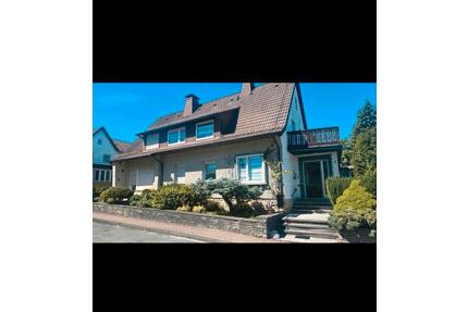 Großzügiges Einfamilienhaus - 290.000,00&nbsp;EUR Kaufpreis, ca.&nbsp; 220,00&nbsp;m&sup2; in Bad Driburg (PLZ: 33014)