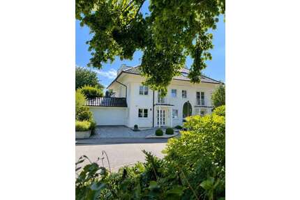 Haus zum Mieten in Grünwald 5.800,00 € 240 m²