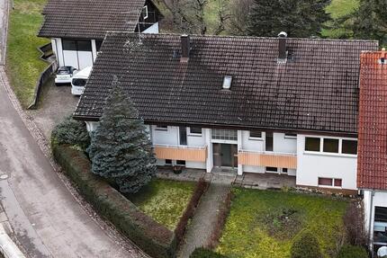 Zweifamilienhaus m. gr. Garage u. gr. Grundstück, provisionsfrei - Rheinfelden (Baden)