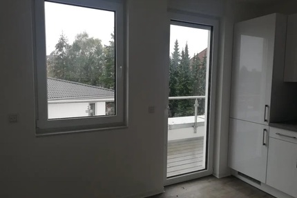 Schöne Wohnung mit Einbauküche und Balkon - Bremen