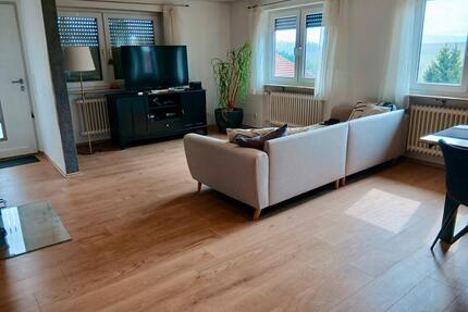 Helle 4 Zimmer-Wohnung mit Stellplatz in KupferzellUlrichsberg