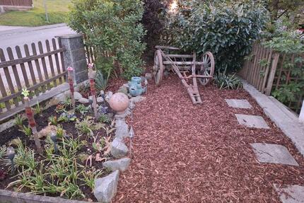 Großes Wohnhaus (2 Wohnungen) mit Garten in 93474 Arrach - Cham