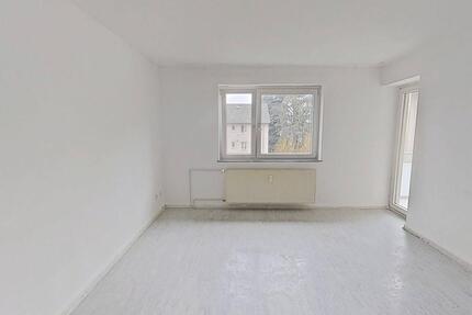 Charmante 3-Zimmer-Wohnung mit BALKON und Wannenbad in zentraler Lage in Heppenheim - Heppenheim (Bergstraße)