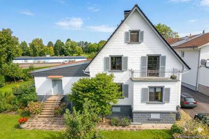 Haus zum Kaufen in Reichartshausen 467.000,00 € 278 m²