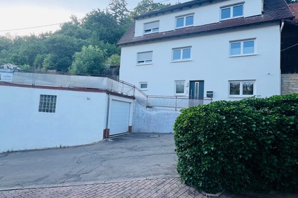 Teilsaniertes Einfamilien-Mehrgenerationenhaus mit Terrasse, Garage und optionaler Grundstückserweiterung - Horb am Neckar