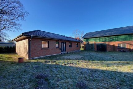 Bungalow u. Resthof, auf einem schönen Grundstück in ruhiger Dorfrandlage! - Hohn