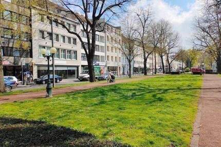 Krefeld-City, Ostwall 71 - 2 Zimmer-Wohnung im 5.OG mit 2 Balkonen und Aufzug für max. 2 Personen zum zeitnahen Einzug !!