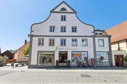 Haus zum Kaufen in Oettingen in Bayern 650.000,00 € 158 m²