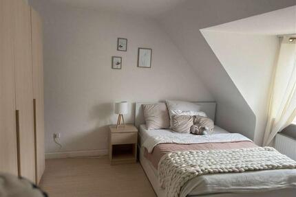Großzügige Dachgeschosswohnung in Essen – ideal für Studenten oder Singles
