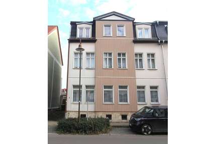 Haus zum Kaufen in Naumburg 90.000,00 € 247 m²