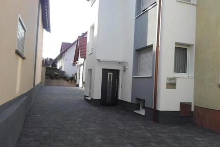 2 Zimmer, int. Küche, Bad, Dachgeschosswohnung - Hüttenberg