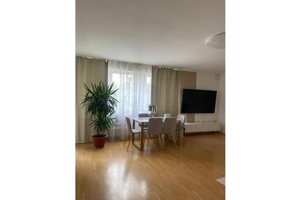 Große 3 Zimmer Wohnung mit EBK und Balkon - Langenhagen Brink