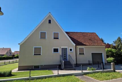 Einfamilienhaus mit Garten und Garage zu vermieten - Maihingen