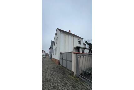 Großzügiges Grundstück in Haßloch, Haus mit Potenzial