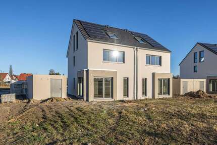 Haus zum Mieten in Taucha 1.950,00 € 120 m²