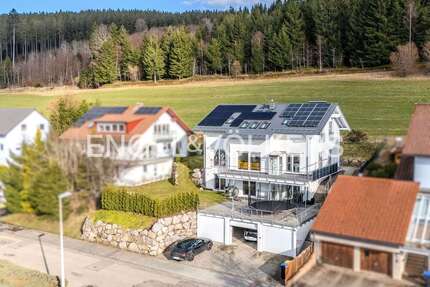Haus zum Kaufen in Titisee-Neustadt 890.000,00 € 204 m²