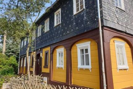 Umgebindehaus m. Terasse und kl. Garten , 2 Wohnungen möglich + Dachgeschoss derzeit vermietet - Seifhennersdorf