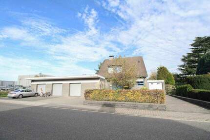 Großzügiges Wohnen und Arbeiten vereint - weitläufiges Grundstück und Gewerbeteil in St.Tönis - Tönisvorst St. Tönis