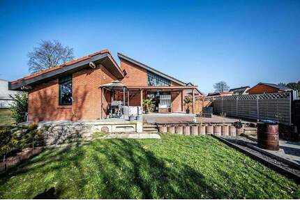 Charmantes freistehendes Einfamilienhaus nahe Elbstrand mit Doppelgarage - provisionsfrei - Drochtersen Dornbusch