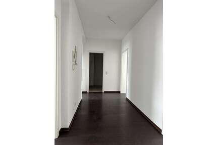 Wohnung zum Mieten in Halle 555,00 € 69 m²