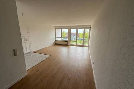 helle 2-Raum Wohnung mit Balkon und TG-Stellplatz * ab sofort - Leipzig Burghausen-Rückmarsdorf