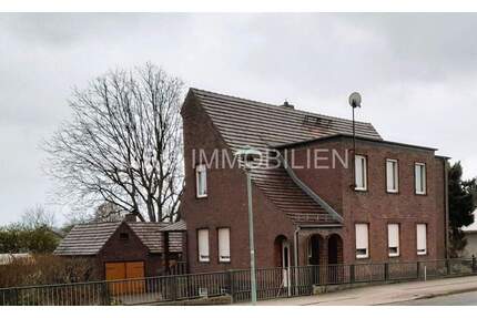 Einfamilienhaus in Großräschen - 174.900,00&nbsp;EUR Kaufpreis, ca.&nbsp; 222,30&nbsp;m&sup2;&nbsp;Wohnfl&auml;che in Großräschen (PLZ: 01983)